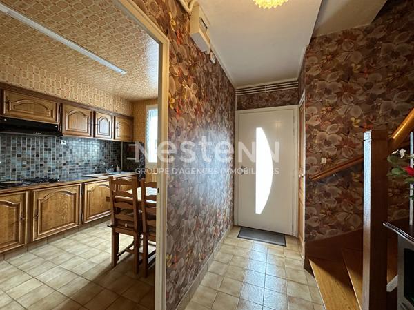 Maison très bien entretenue offrant 4 chambres !