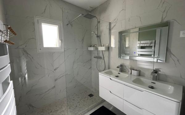 Maison à louer    3 pièces • 80 m2 Sainte-Eulalie-en-Born