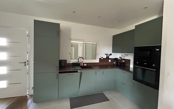 Maison à louer    3 pièces • 80 m2 Sainte-Eulalie-en-Born