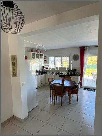 Maison avec vie de plain-pied, vue mer et accès direct à la mer