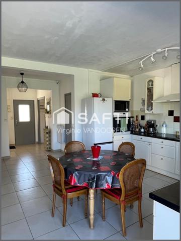 Maison avec vie de plain-pied, vue mer et accès direct à la mer