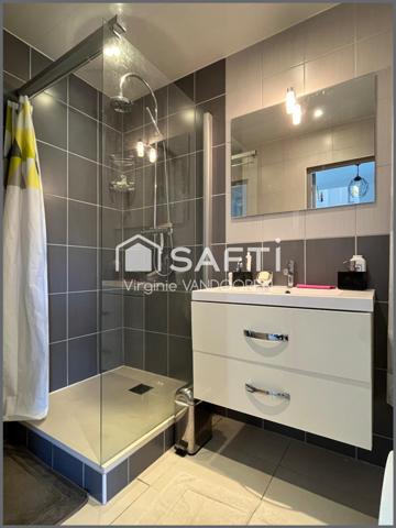 Maison avec vie de plain-pied, vue mer et accès direct à la mer