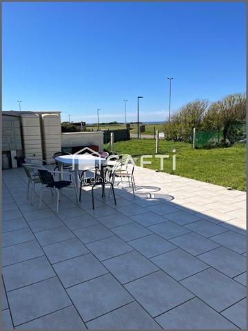 Maison avec vie de plain-pied, vue mer et accès direct à la mer