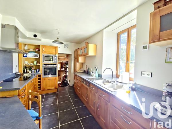 Maison 6 pièces de 150 m² à Campan (65710)