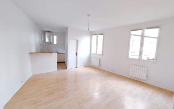 Appartement à louer    1 pièce •  Paris 18