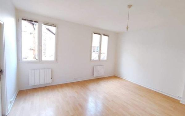 Appartement à louer    1 pièce •  Paris 18