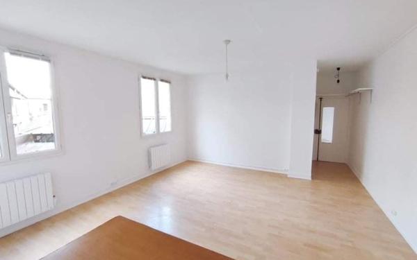 Appartement à louer    1 pièce •  Paris 18