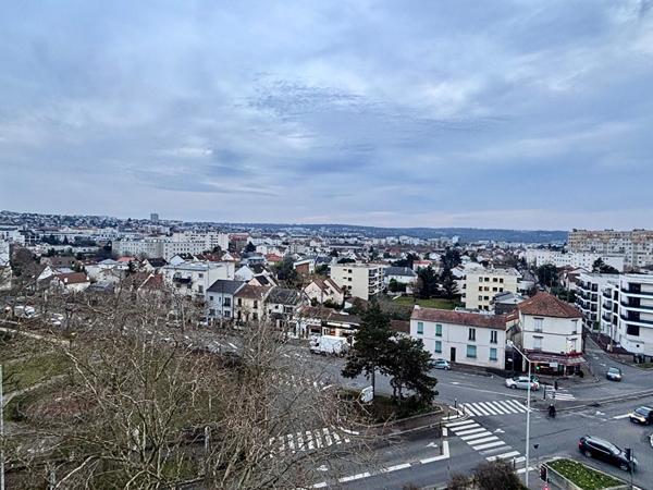 Appartement 3 Pièces avec vue dégagée, limite Rueil-Malmaison