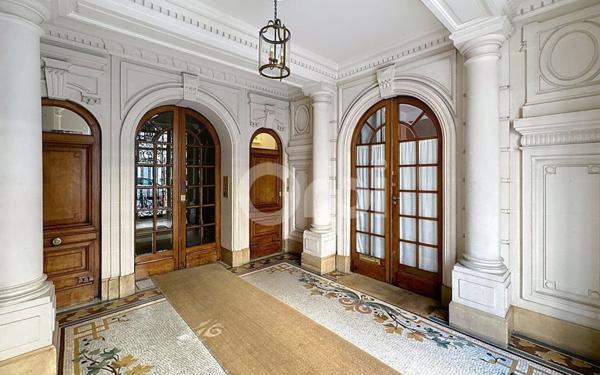 Appartement à vendre    2 pièces • 38,06 m2 Paris 15