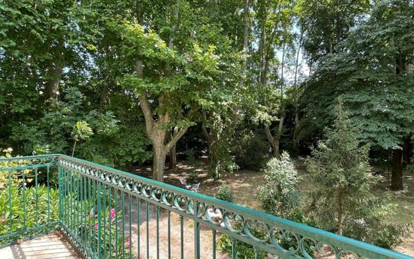 Maison à vendre    8 pièces • 283,69 m2 Pierrelatte