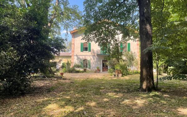 Maison à vendre    8 pièces • 283,69 m2 Pierrelatte