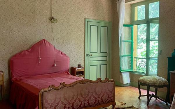 Maison à vendre    8 pièces • 283,69 m2 Pierrelatte