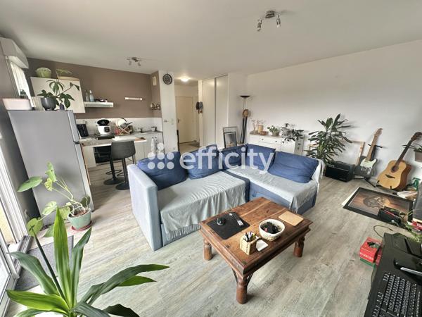 Appartement
         3 pièces
        - 62 m² 188 125 € *