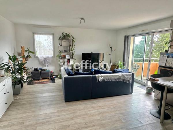 Appartement
         3 pièces
        - 62 m² 188 125 € *
