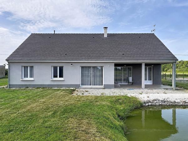 À vendre - Maison contemporaine, 5 pièces située à Saint-Denis-de-l'Hôtel (45550)