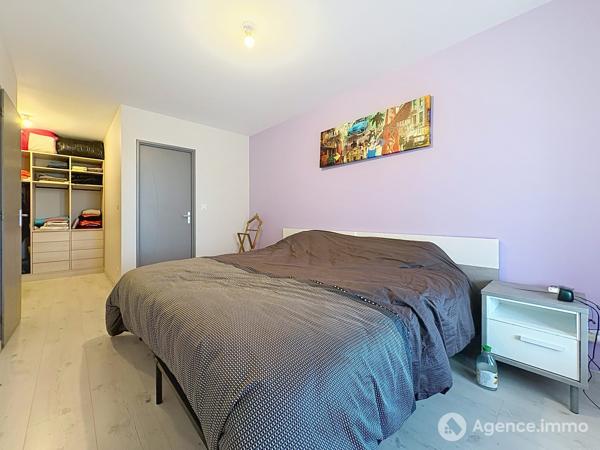 À vendre - Maison contemporaine, 5 pièces située à Saint-Denis-de-l'Hôtel (45550)