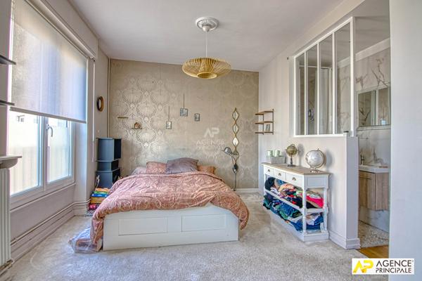 Versailles Notre-Dame Boulevard de la Reine - Appartement 6 pièces 151 m² carrez situé au 3ème étage avec ascenseur, cave et parking en sous-sol 990 000 € **  - Référence  28715