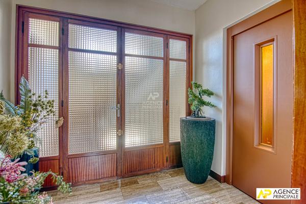 Versailles Notre-Dame Boulevard de la Reine - Appartement 6 pièces 151 m² carrez situé au 3ème étage avec ascenseur, cave et parking en sous-sol 990 000 € **  - Référence  28715