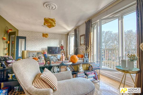 Versailles Notre-Dame Boulevard de la Reine - Appartement 6 pièces 151 m² carrez situé au 3ème étage avec ascenseur, cave et parking en sous-sol 990 000 € **  - Référence  28715