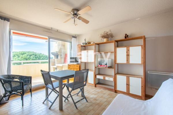 Appartement avec balcon petite vue mer et garage