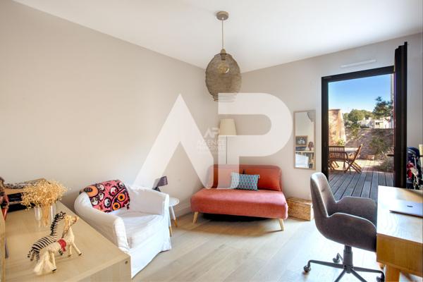 CHAVILLE - Centre Rive droite - Maison récente en bois 995 000 € **  - Référence  747-C