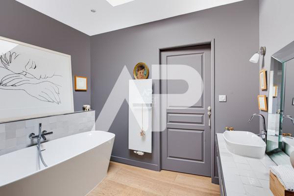 CHAVILLE - Centre Rive droite - Maison récente en bois 995 000 € **  - Référence  747-C