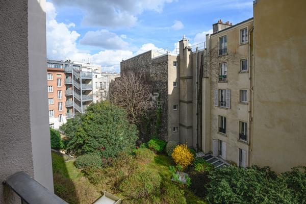 PARIS 18ÈME - MÉTRO MARX DORMOY - MARCHE DE L'OLIVE 635 000 € **  - Référence  6879-VC
