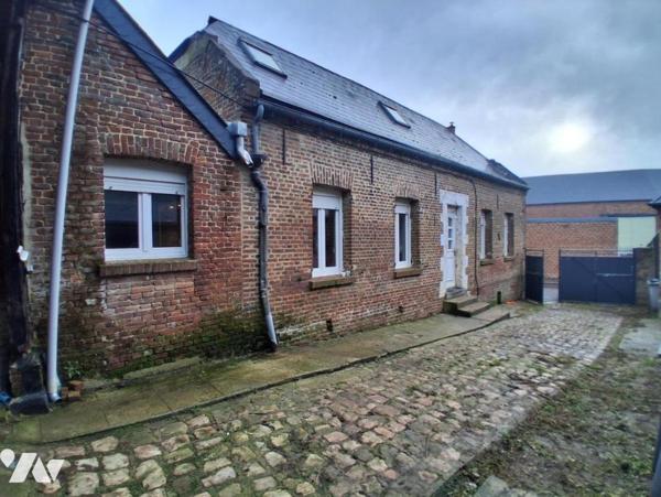 Commune de Serain - maison rénovée - grange - garage et jardin