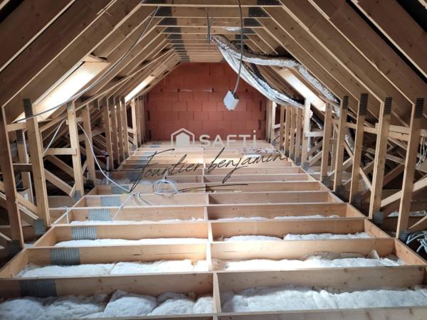 Maison moderne avec combles aménageables