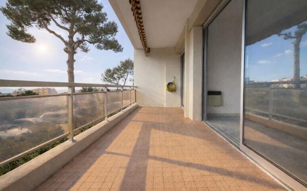 Appartement à vendre    2 pièces • 45 m2 Le Cannet