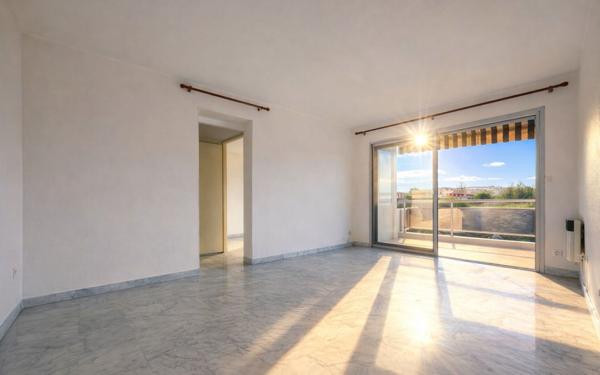 Appartement à vendre    2 pièces • 45 m2 Le Cannet