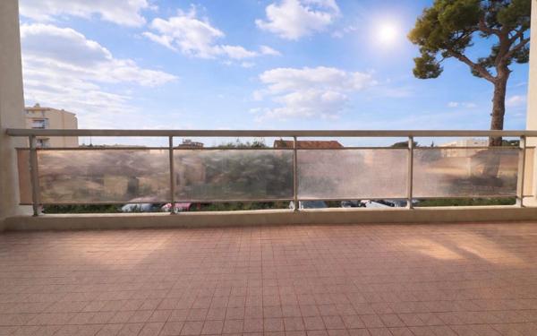 Appartement à vendre    2 pièces • 45 m2 Le Cannet