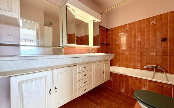 Appartement à vendre    2 pièces • 45 m2 Le Cannet