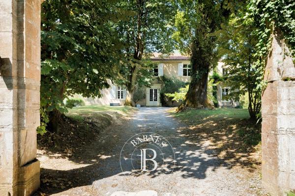 Pouillon, Château  880 m² à vendre