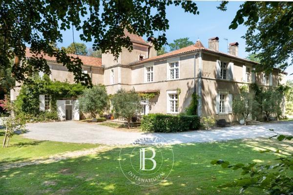 Pouillon, Château  880 m² à vendre