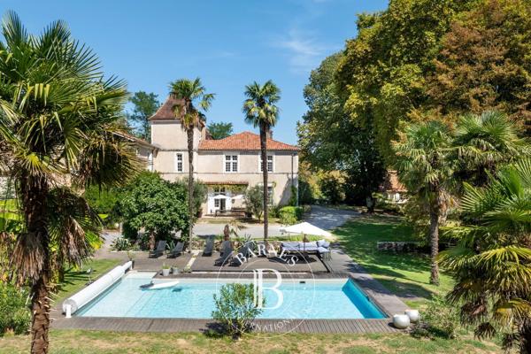 Pouillon, Château  880 m² à vendre