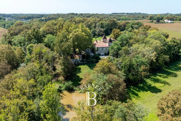 Pouillon, Château  880 m² à vendre