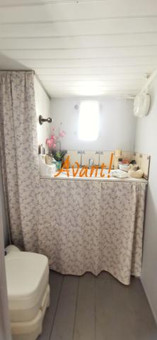 🎣 À VENDRE – CABANE DE PÊCHEUR

Charmante cabane plein sud sur 139 m² de terrain, comprenant pièce de vie, cuisine, chambre et point d’eau.

🎣 Cabanon avec toilette 
 ⛱️ Ponton à rénover.

🌿 Un petit coin de paradis pour les amoureux de pêche et de nature !