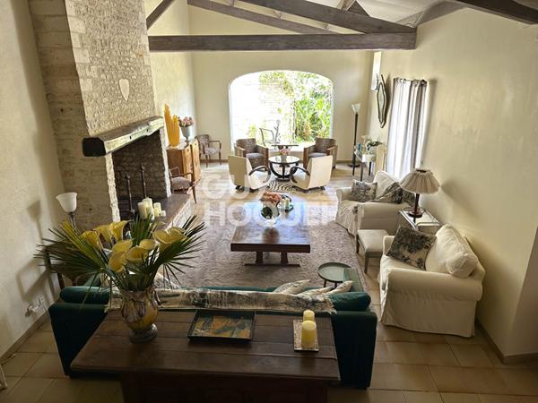 Maison spacieuse à vendre à Saint Jean de Liversay - Une opportunité à ne pas manquer !