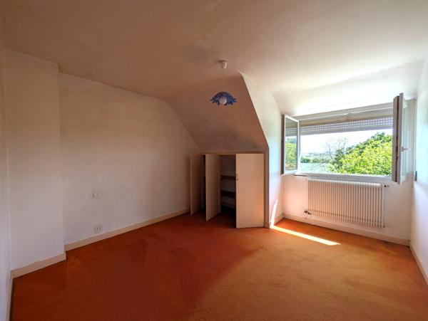 Maison avec vue sur campagne et mer