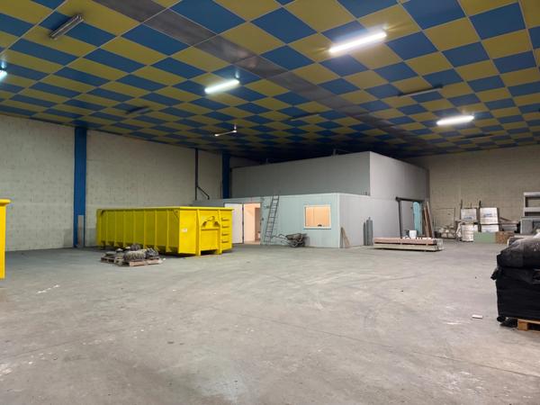 Dpt Meurthe et Moselle (54), à louer MAXEVILLE local d'activité / Bureaux