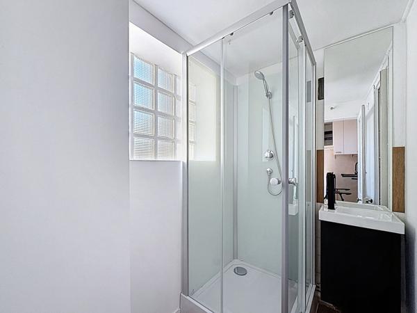 Coup de coeur - Appartement situé à Meaux dans le centre ville - F2 - 1 chambre - balcon et terrasse privative.