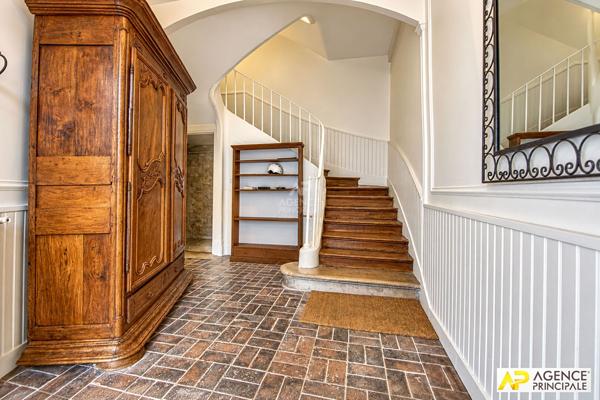 Versailles Notre-Dame maison de ville 6 pièces 163 m² au sol (133 m² carrez) avec cave 1 050 000 € **  - Référence  29214