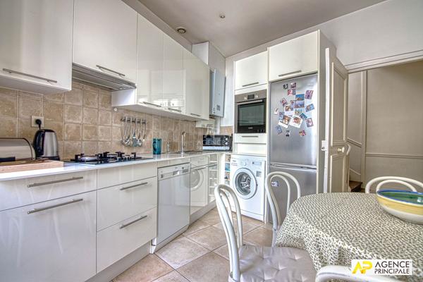 Versailles Notre-Dame maison de ville 6 pièces 163 m² au sol (133 m² carrez) avec cave 1 050 000 € **  - Référence  29214