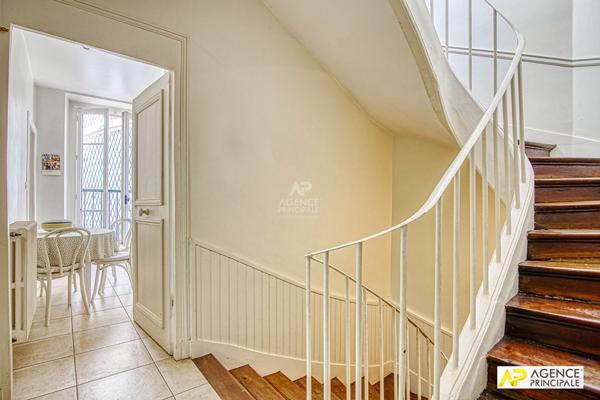 Versailles Notre-Dame maison de ville 6 pièces 163 m² au sol (133 m² carrez) avec cave 1 050 000 € **  - Référence  29214