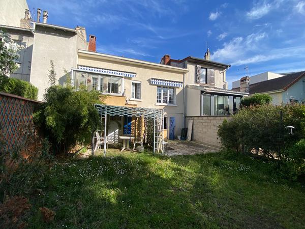 Maison Nanterre 5 pièce(s) 100m2 499 000 € **  - Référence  15426