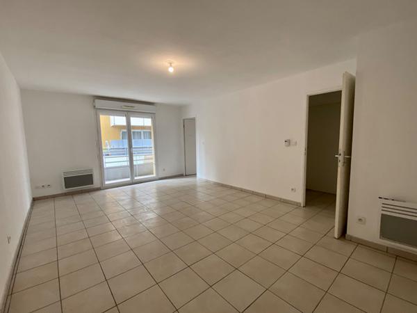 A VENDRE - TOULOUSE- Appartement T4 avec 2 places de parking en sous-sol