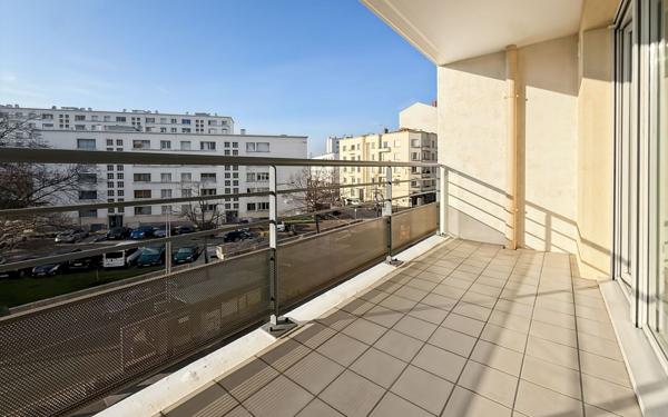 Appartement à vendre    3 pièces •  Lyon 8