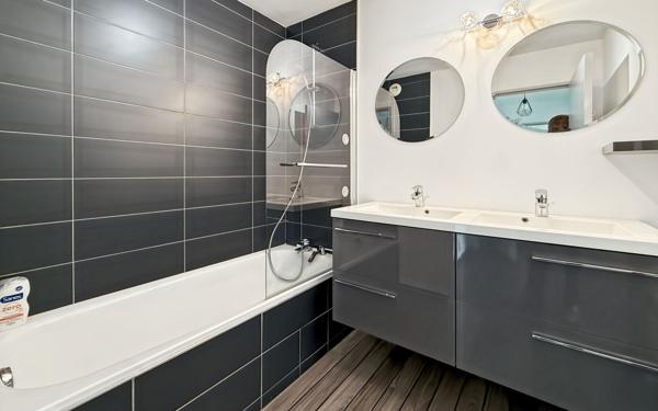 Appartement à vendre    3 pièces •  Lyon 8