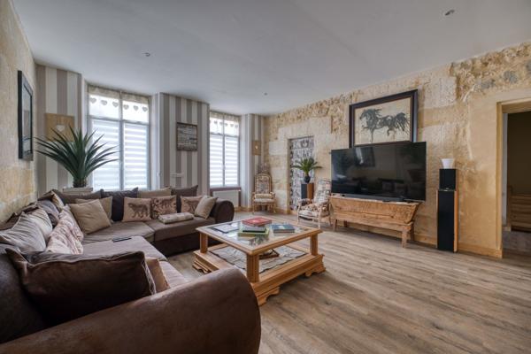 Vente Maison de maître Roullet-Saint-Estèphe 46 Pièces 1974 m²